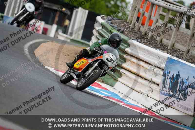 Vintage motorcycle club;eventdigitalimages;mallory park;mallory park trackday photographs;no limits trackdays;peter wileman photography;trackday digital images;trackday photos;vmcc festival 1000 bikes photographs